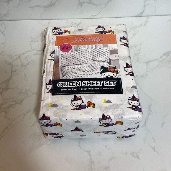 New Hello Kitty Queen Sheet & Pillow Case Set Halloween Witch Pumpkin Broom Bat - Picture 1 of 5